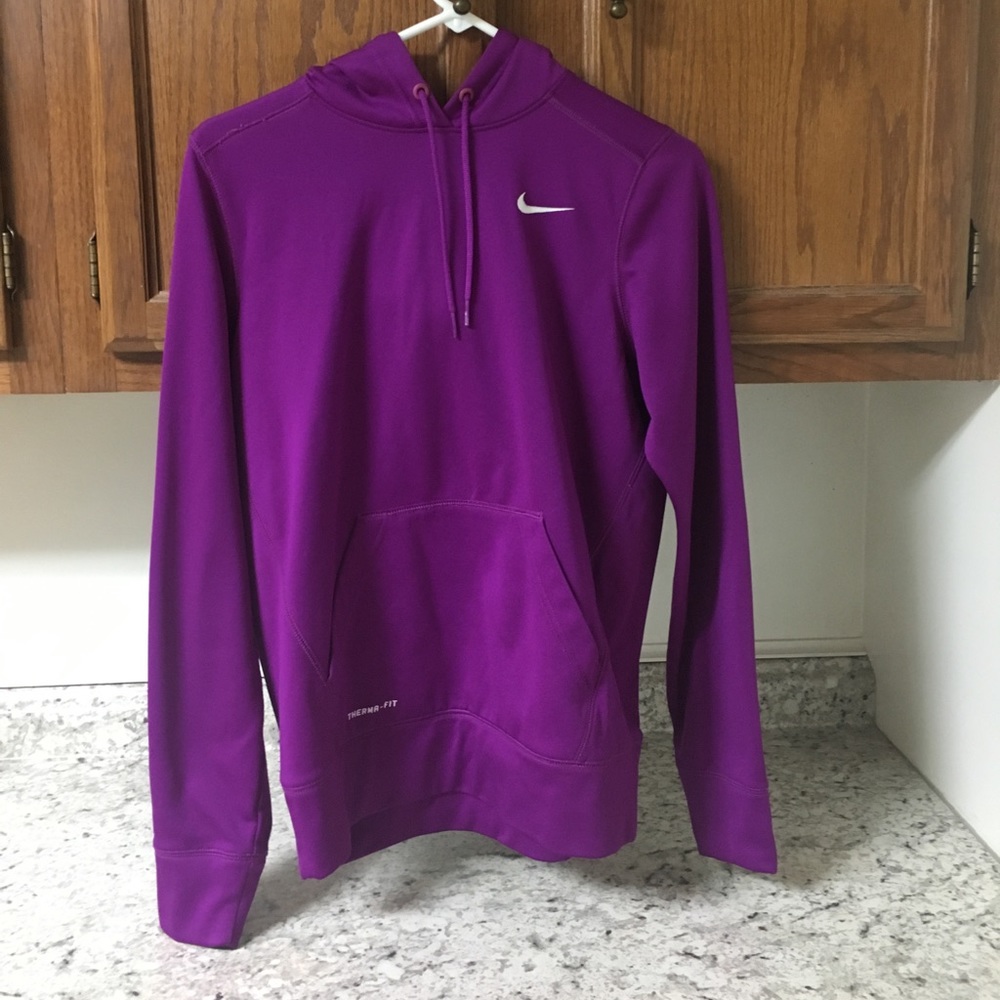 Nike Therma-Fit Pullover w/front pocket